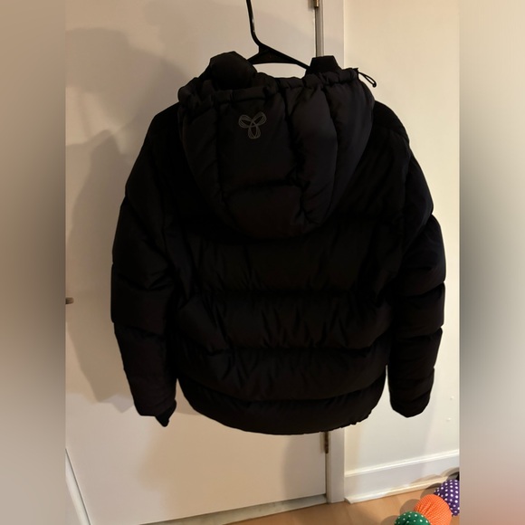 Aritzia black super puff jacket - Picture 3 of 8